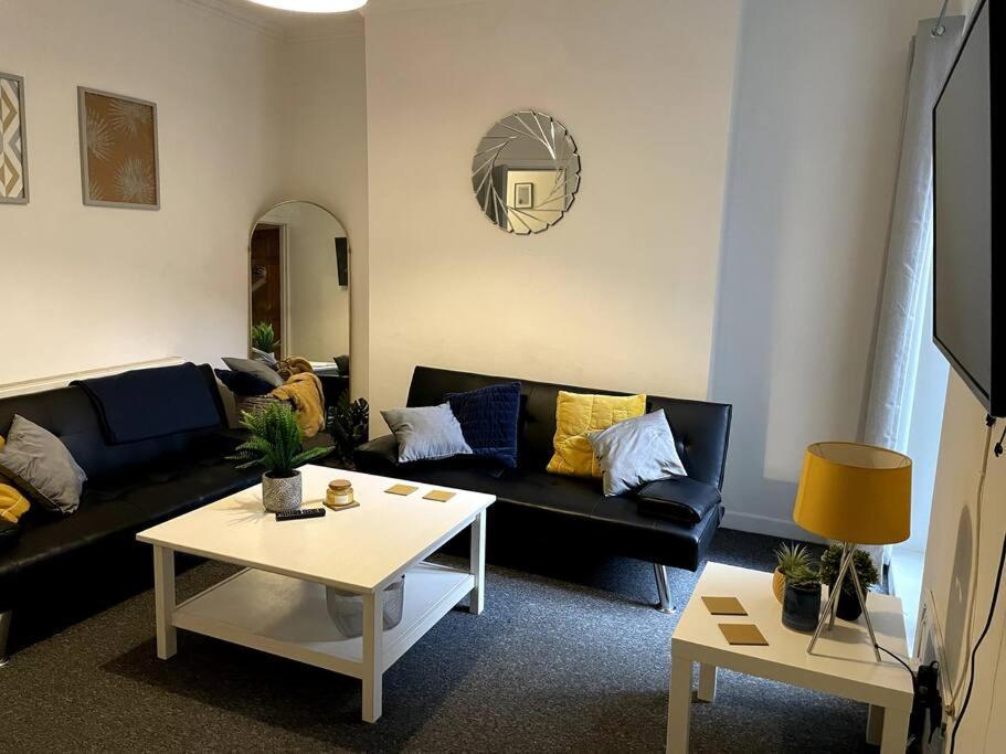 Whole House - Fast Wifi & Free Parking - Contractor Friendly By Irwell Stays Manchester Exterior foto